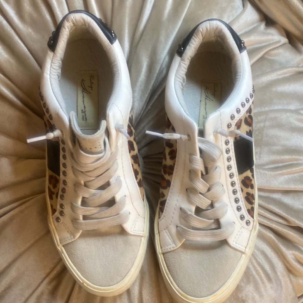 ๐ Vintage Havana Leopard white Lace Up Sneakers size 8 - Picture 3 of 7